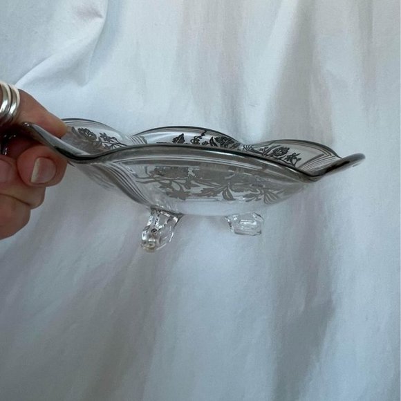 Depression Era Glass Bowl - Picture 5 of 6